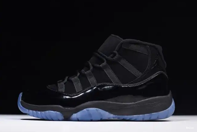378037-005 Gown Cap black 11 Jordan and Air 0528